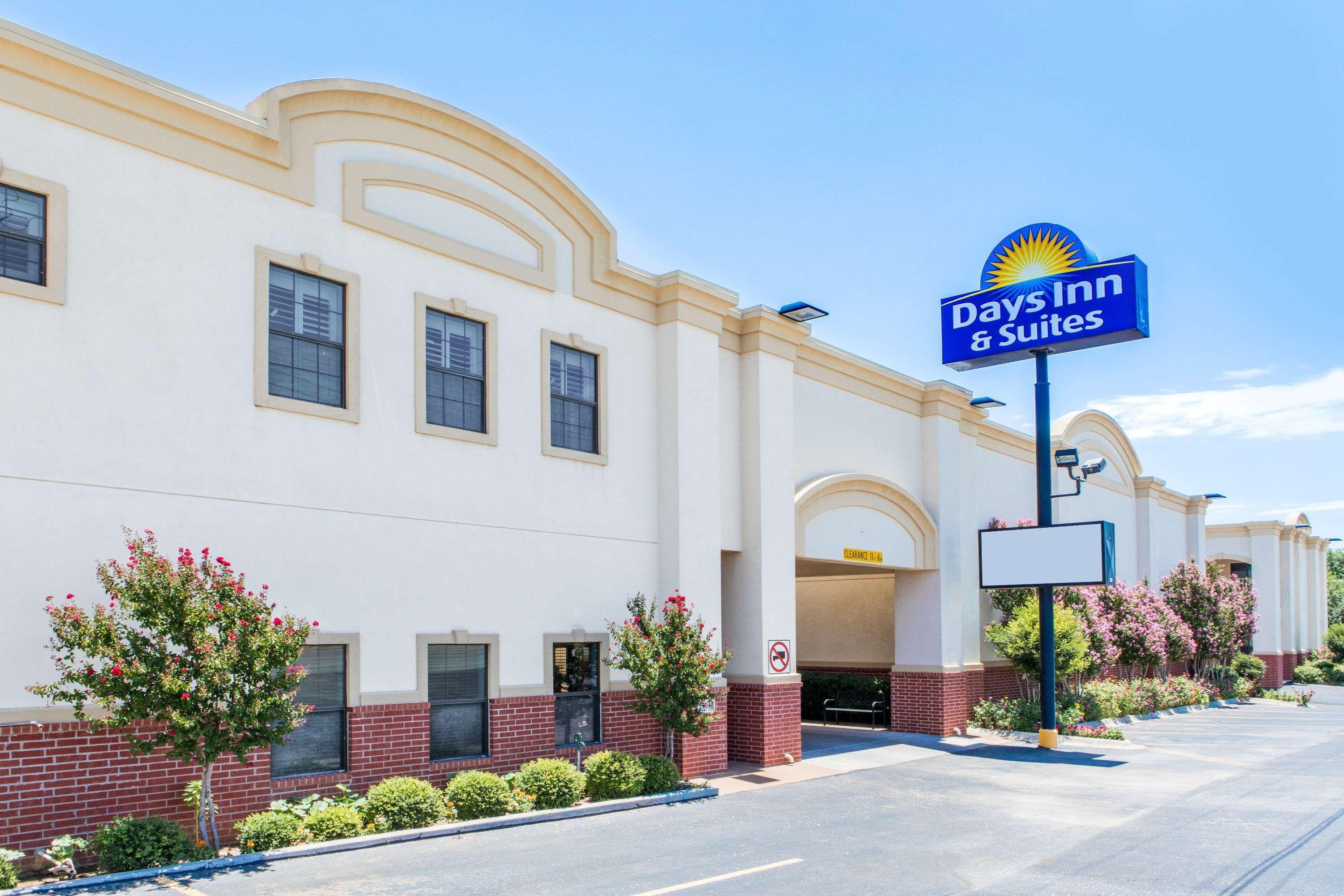 Days Inn & Suites Big Spring Exterior foto